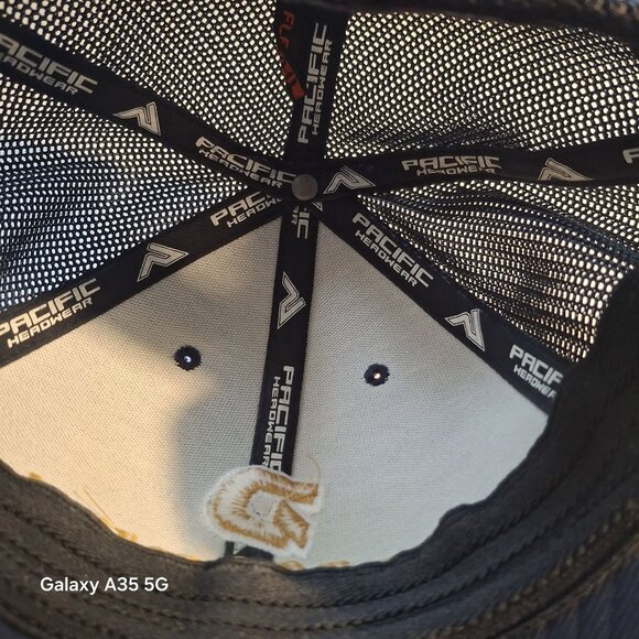 DeMarini Black & Gold Mesh Back Baseball Cap SM-MED - Picture 3 of 5